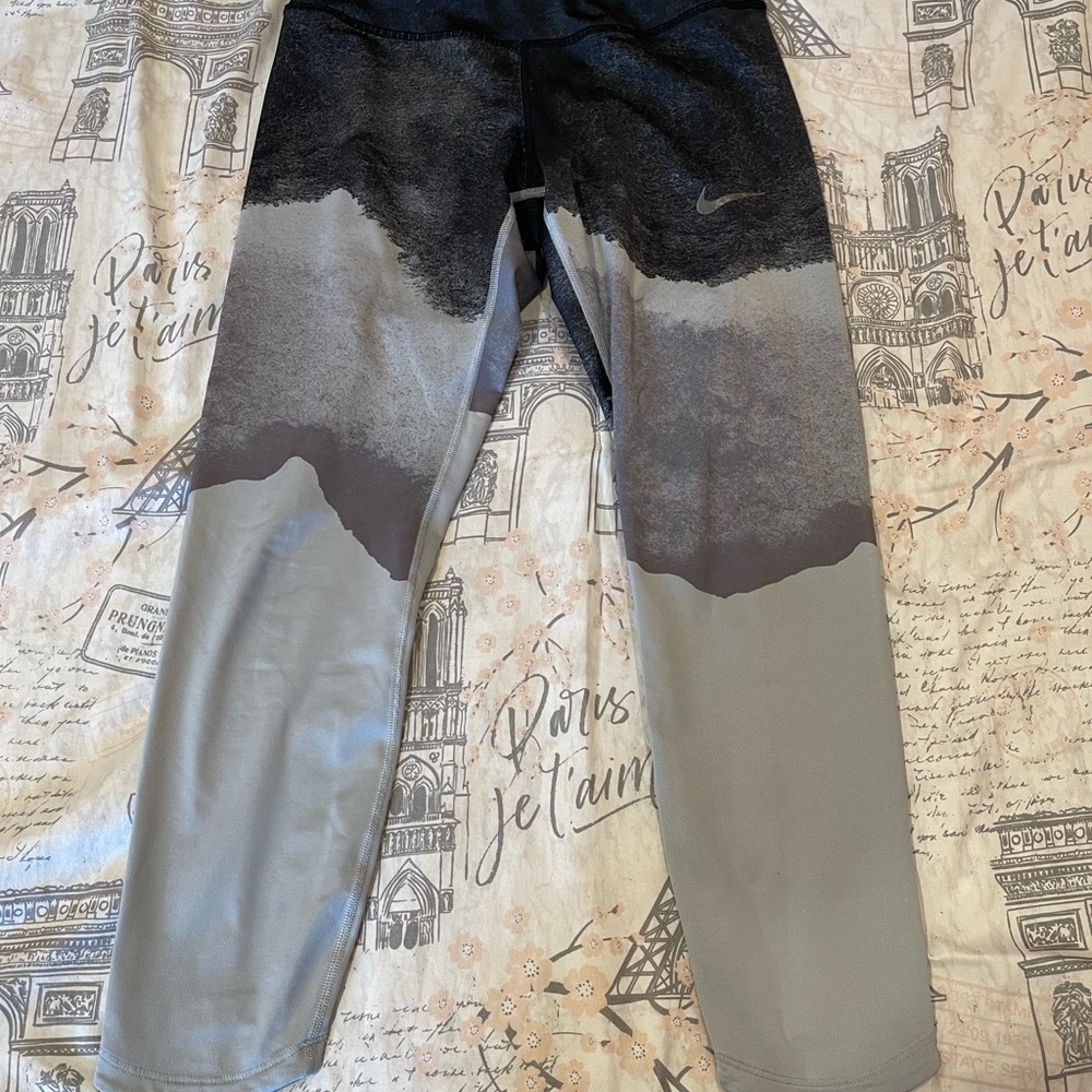 Nike Dri-Fit exercise pants size S - Picture 1 of 5